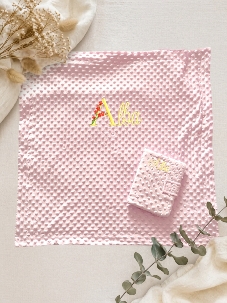 Plaid bébé brodé & protège carnet personnalisé